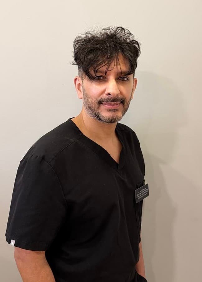 Dr Azhar Bakhshi, Implant Surgeon & Oral Surgery