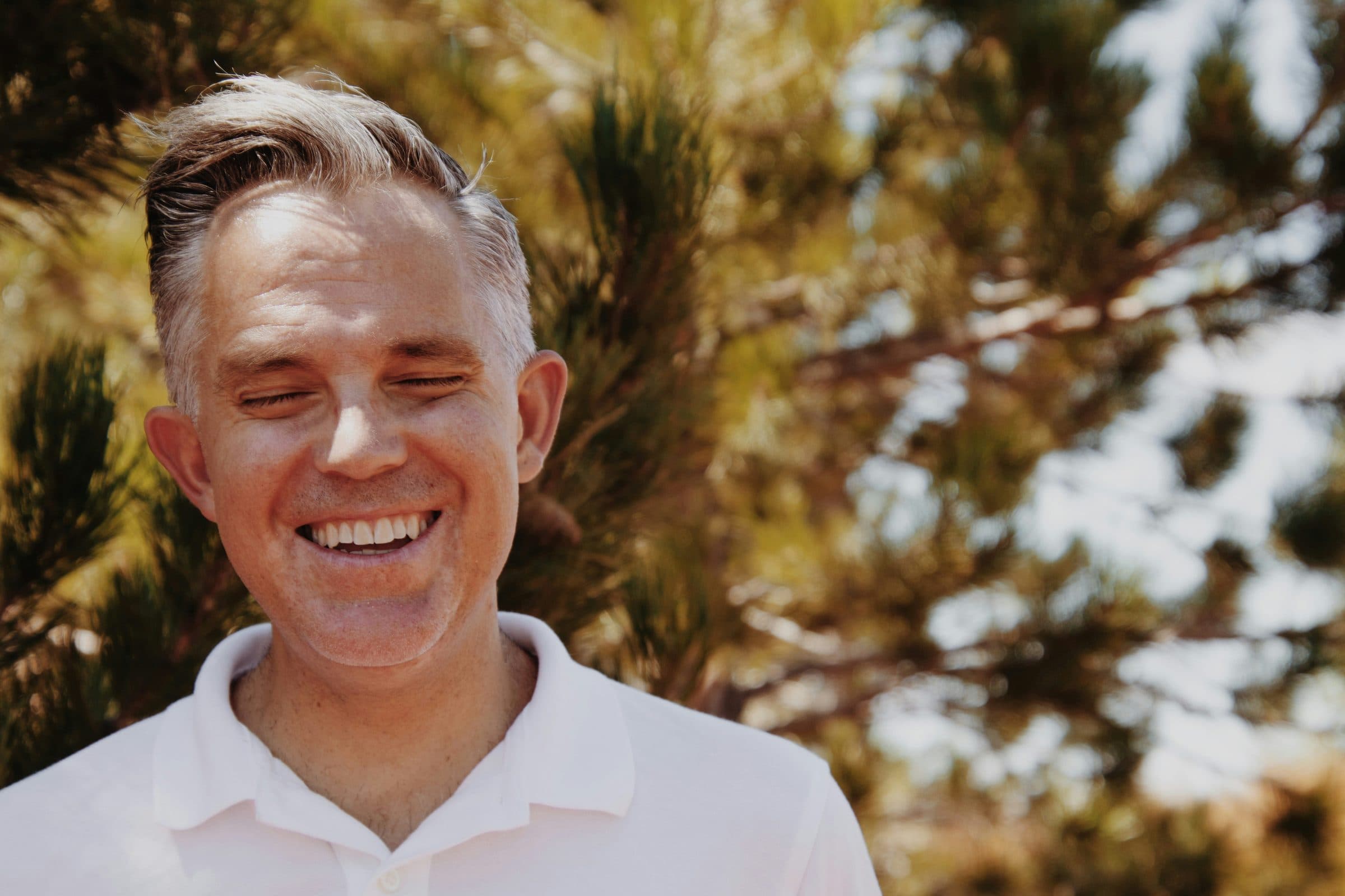 Combining Veneers and Implants: A Full-Mouth Transformation Guide